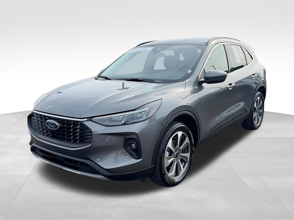 Used 2025  Ford Platinum image 4