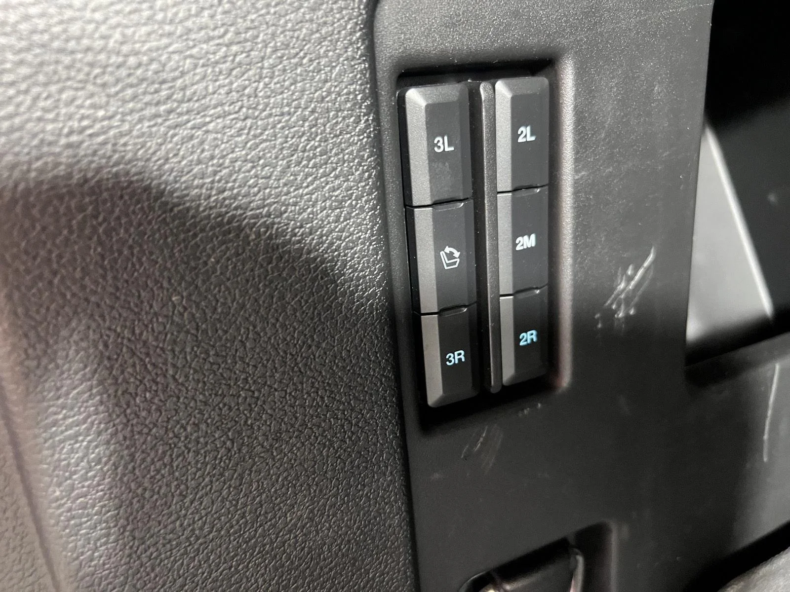 Used 2019 Ingot Silver Ford Limited image 17