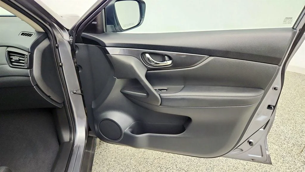 Used 2018 Gun Metallic Nissan AWD SV w/ Premium Package & Navigation image 25