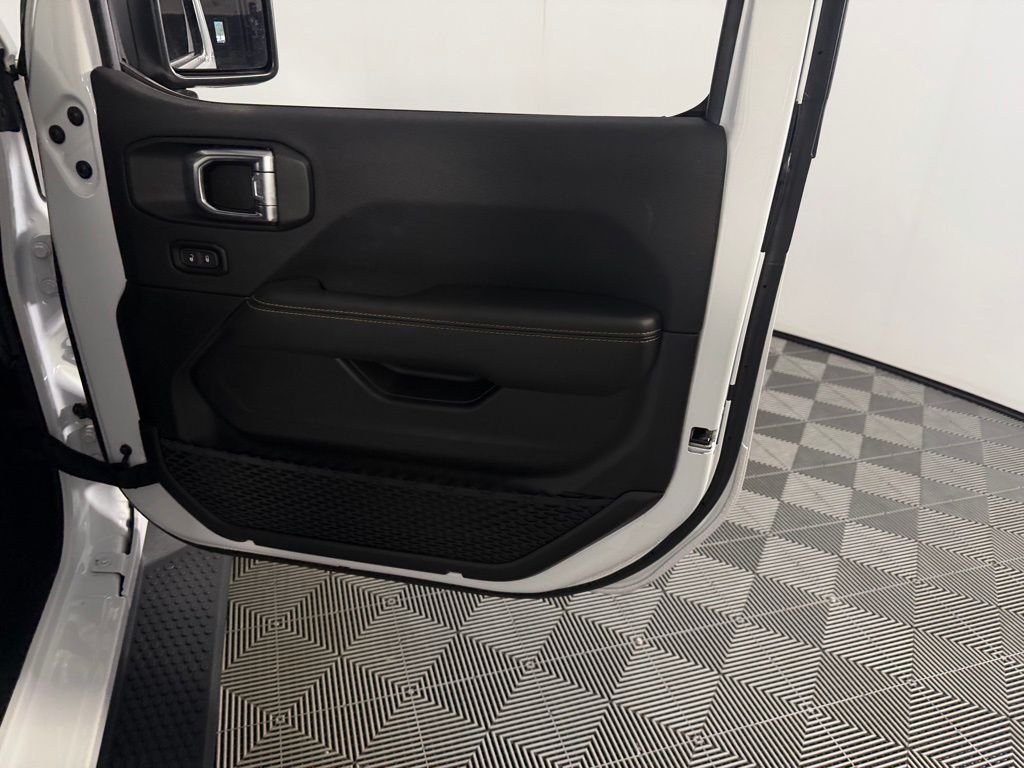 Certified Used 2025 White/off-white Jeep Sahara 4xe image 34