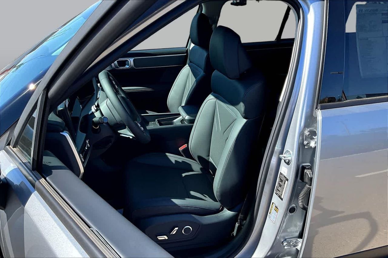 New 2026 Shimmering Silver Hyundai SEL image 9