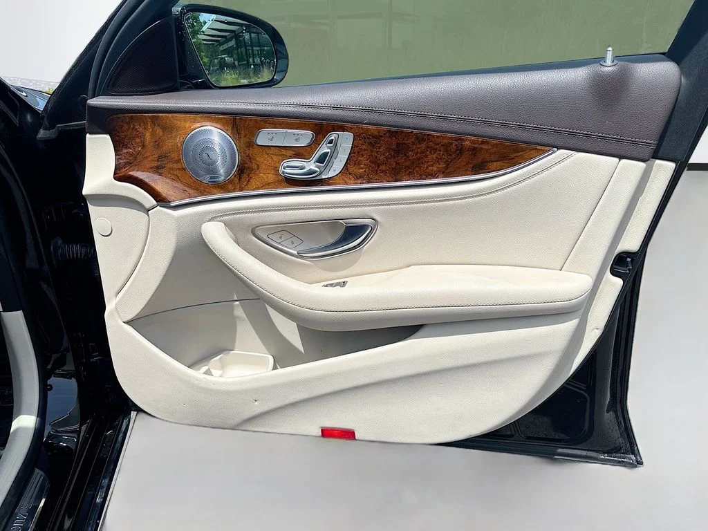 Used 2018 Black Mercedes-Benz E 400 image 23