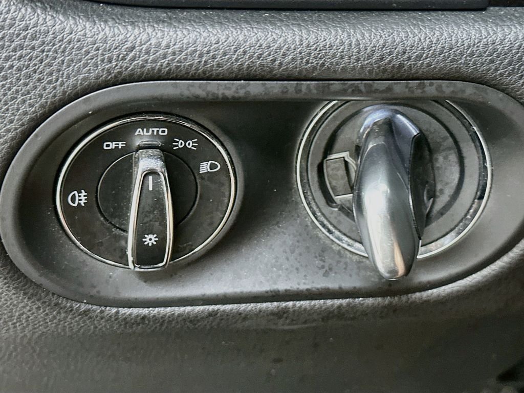 Used 2022 Black Porsche Base image 11