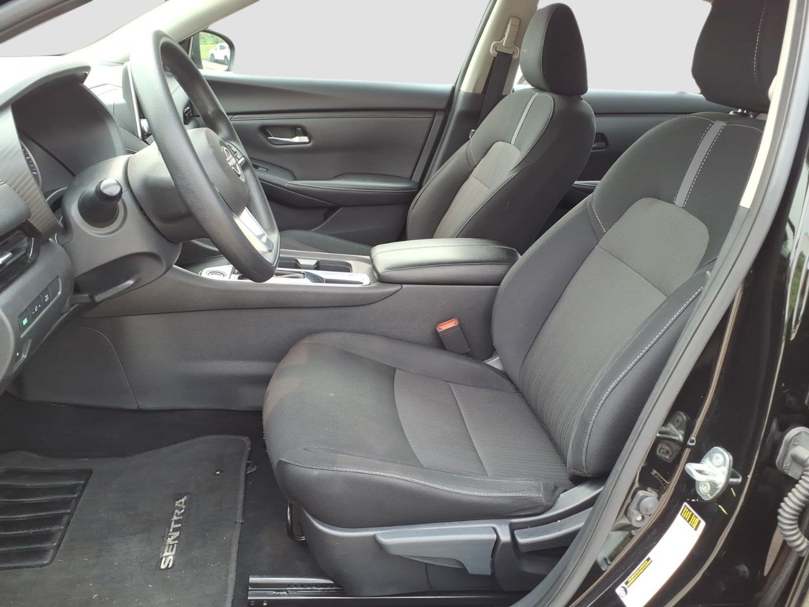 Used 2025 Super Black Kh3 Nissan SV image 12