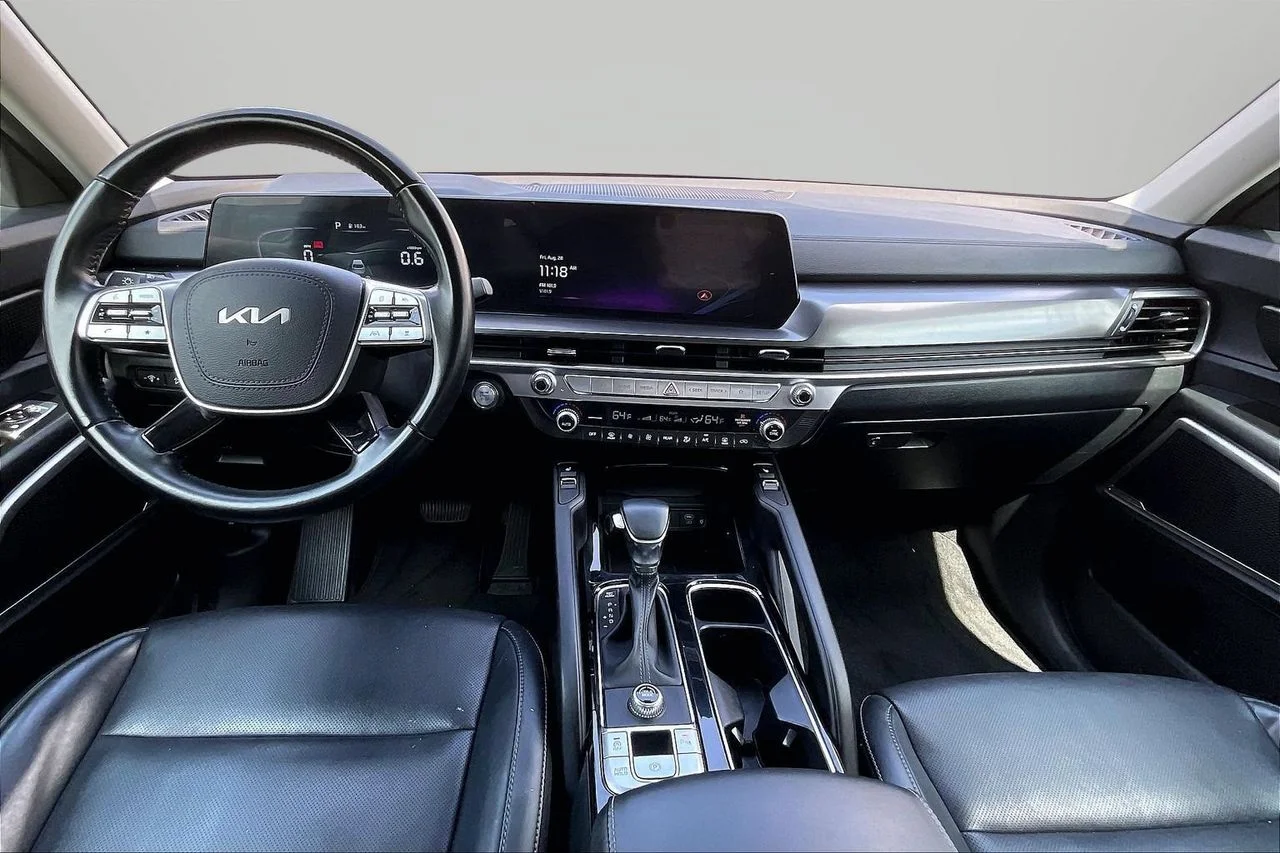 Certified Used 2025  Kia S image 15