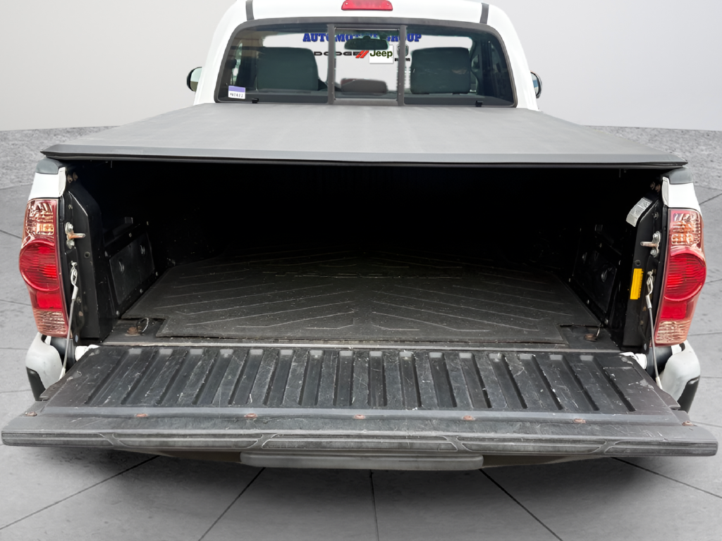 Used 2012 White Toyota Base image 5