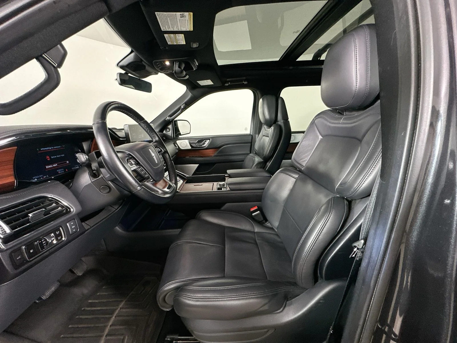 Used 2023 Gray Lincoln  image 34