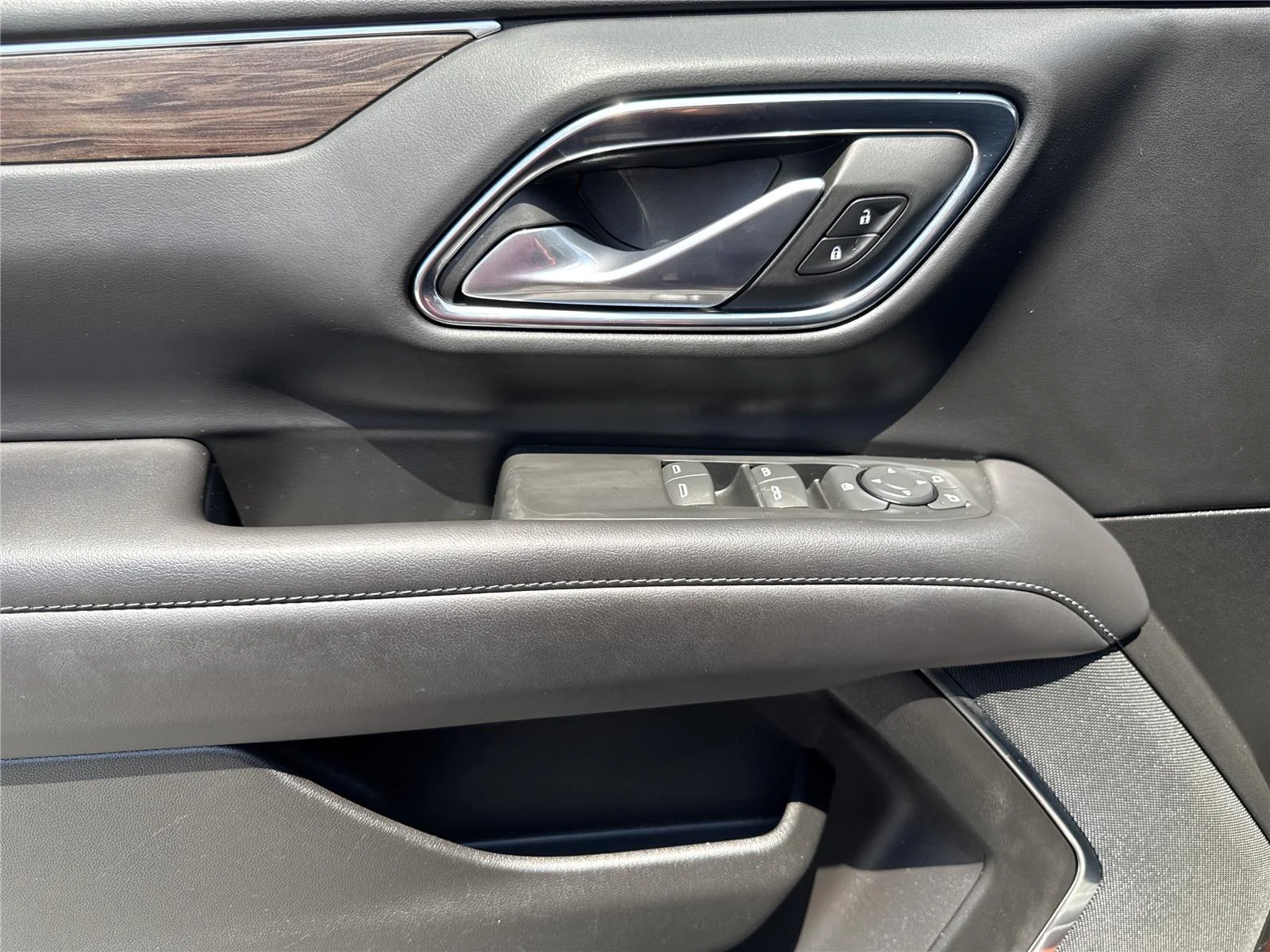 Used 2023 Auburn Metallic Chevrolet LS image 18