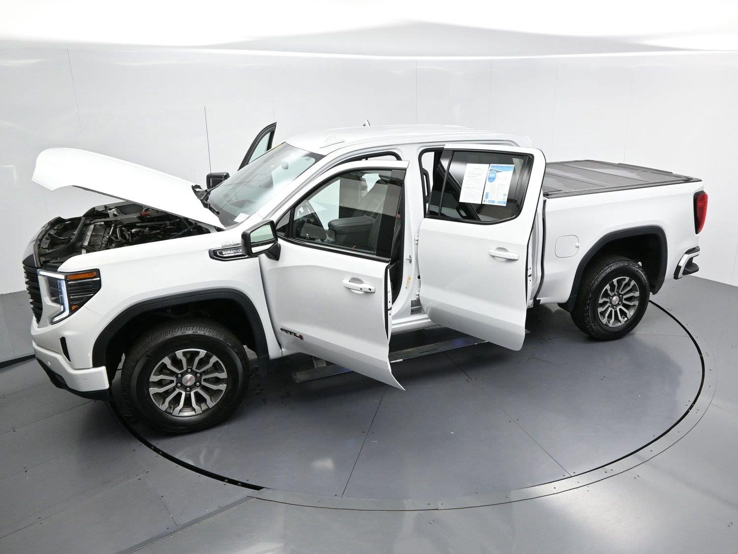Used 2023 SUMMIT WHITE GMC AT4 image 42
