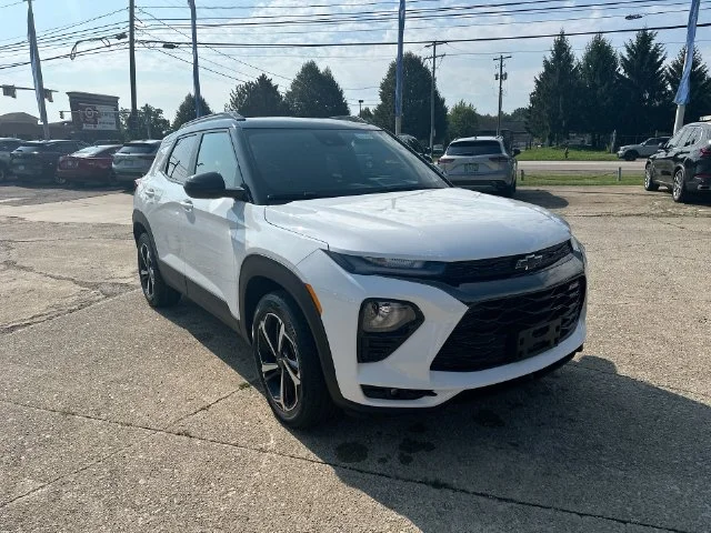 Used 2023 White Chevrolet RS image 19