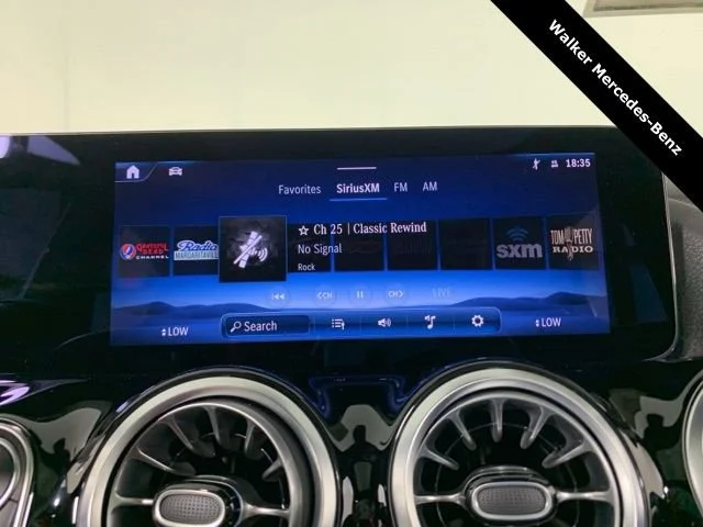 New 2025 Polar White Mercedes-Benz GLA 250 image 58