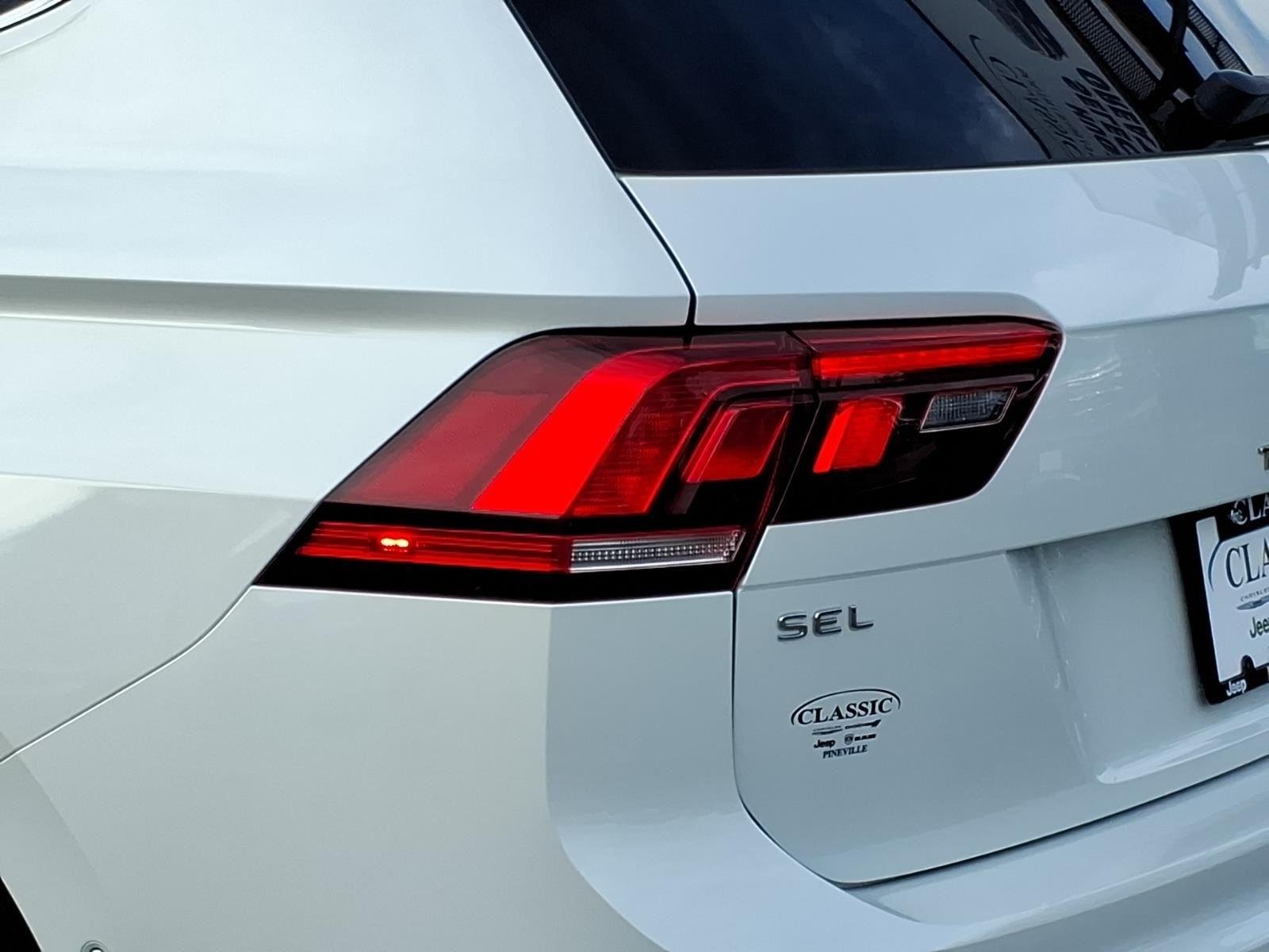 Used 2023 Opal White Pearl Volkswagen SEL R-Line image 18
