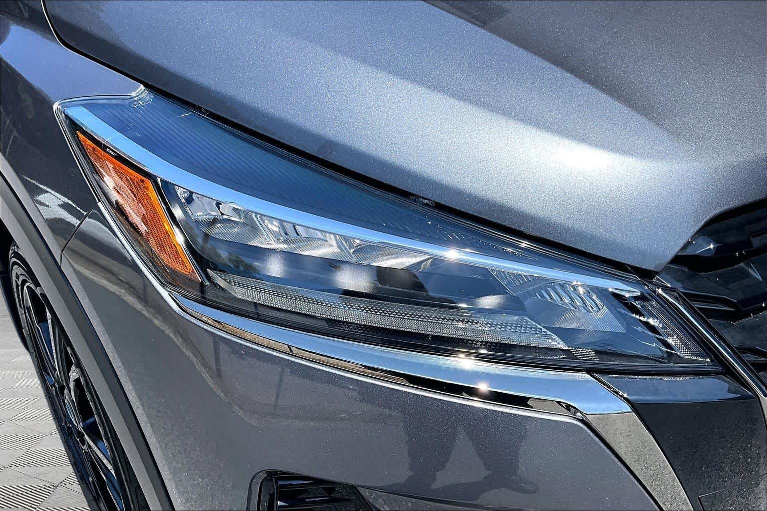 Used 2023 Gun Metallic Nissan SR image 28