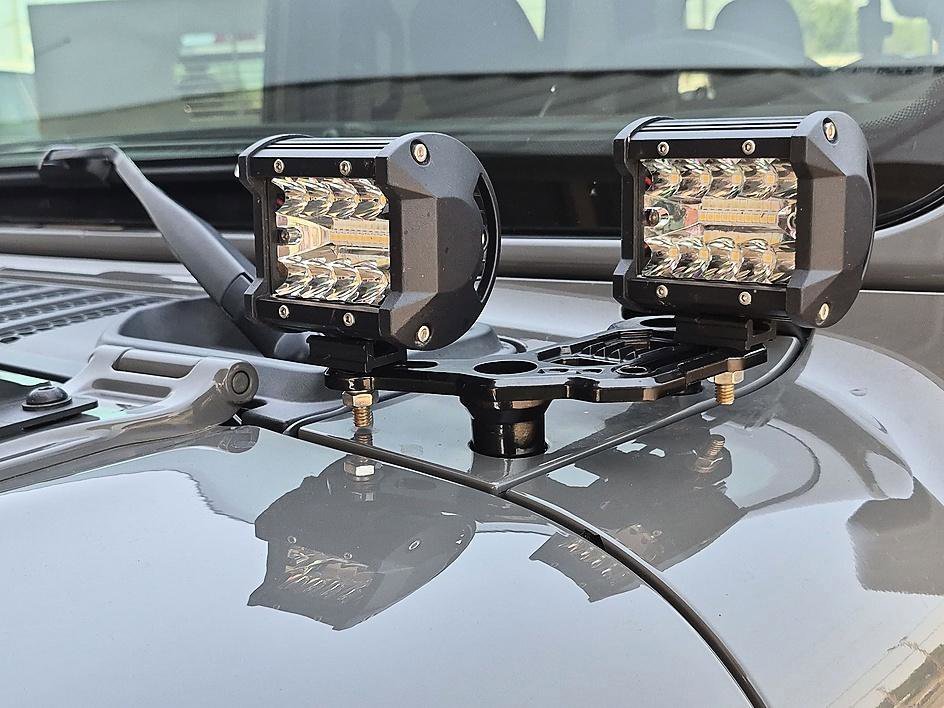 Used 2023 Gray Jeep Overland 4x4 image 36