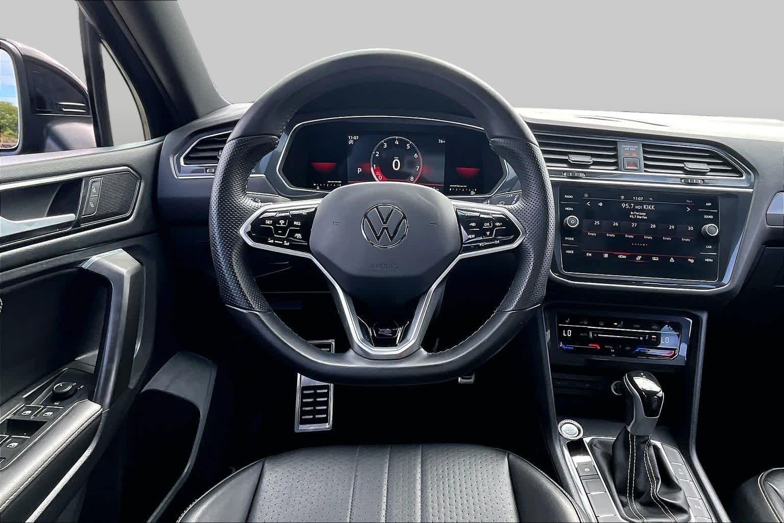 Used 2022 Deep Black Pearl Volkswagen SE R-Line Black image 6