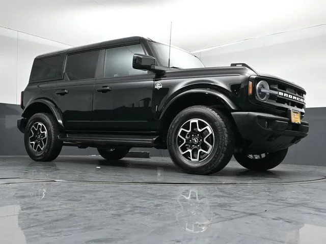 Certified Used 2025 Shadow Black Ford Outer Banks image 37