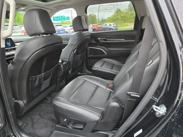 Used 2025 Black Kia S image 14