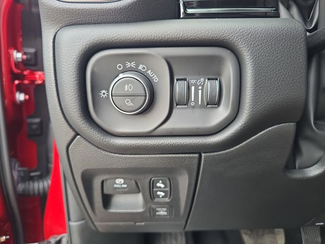 New 2026 Molten Red Pearl-Coat Exterior Paint RAM Laramie image 23