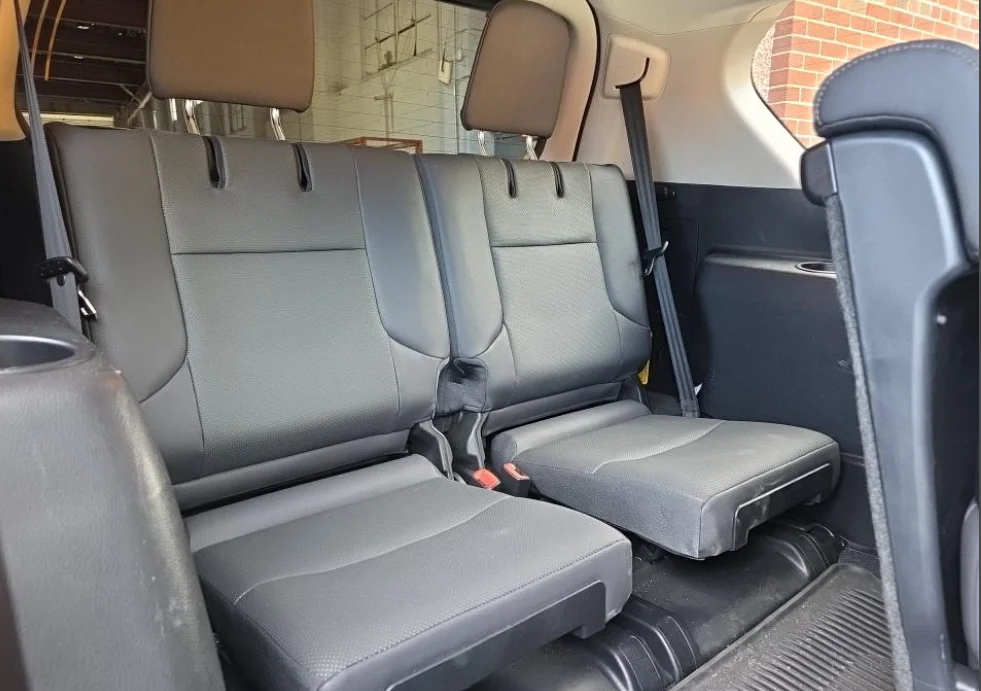 Used 2019 Black Lexus 460 image 17