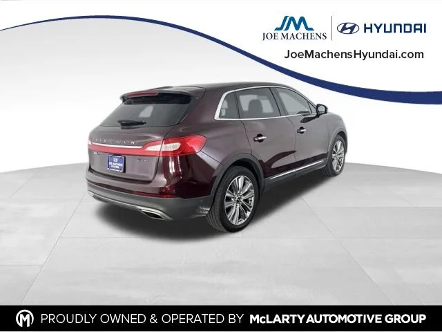 Used 2018 Red Lincoln Reserve image 8