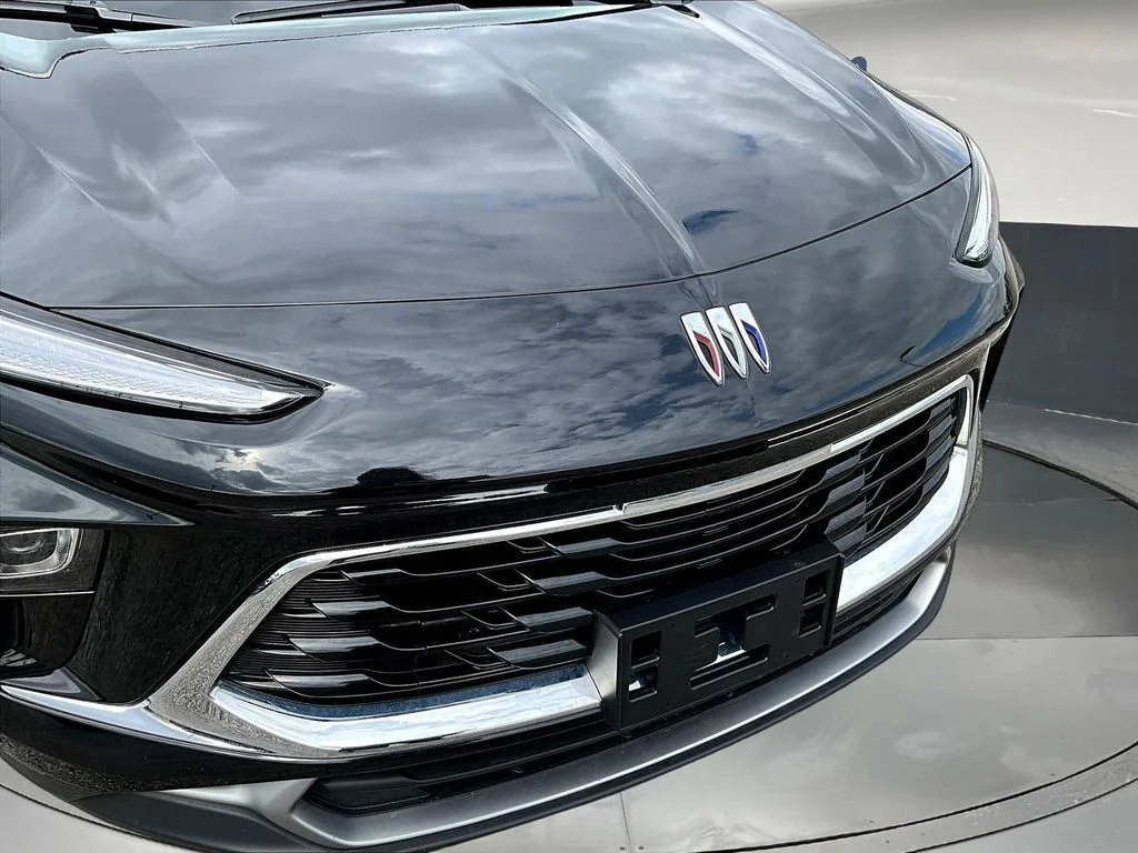 Used 2025 Black Buick Preferred image 34