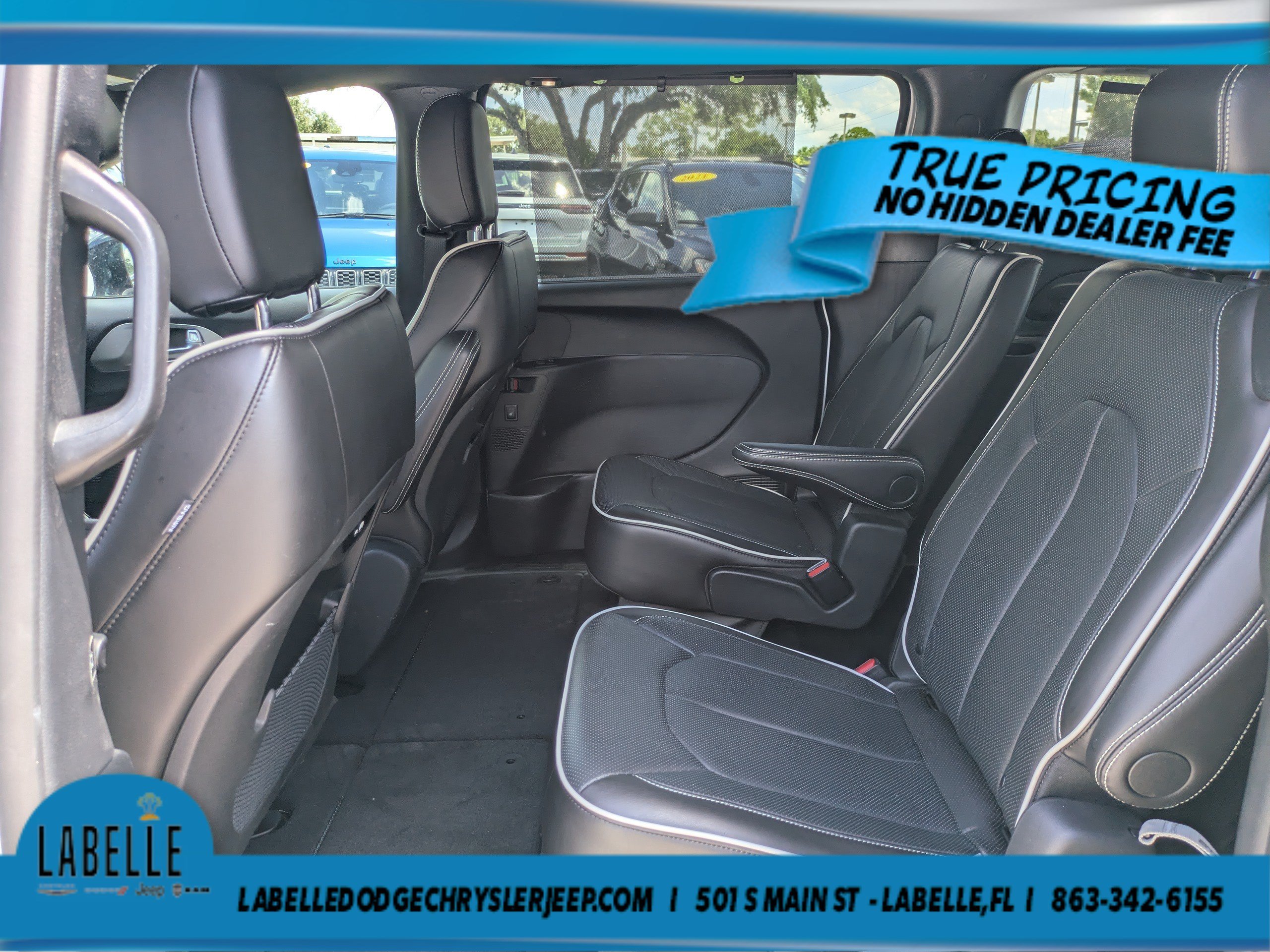 Used 2024 Silver Mist Clearcoat Chrysler Limited image 12