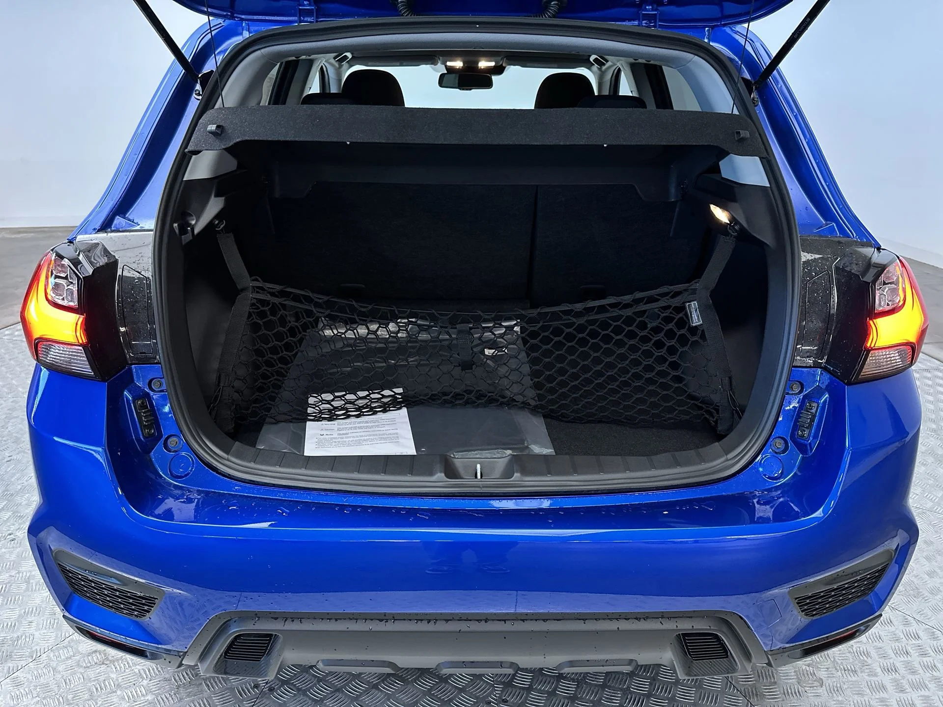 New 2026 Octane Blue Metallic Mitsubishi LE image 24