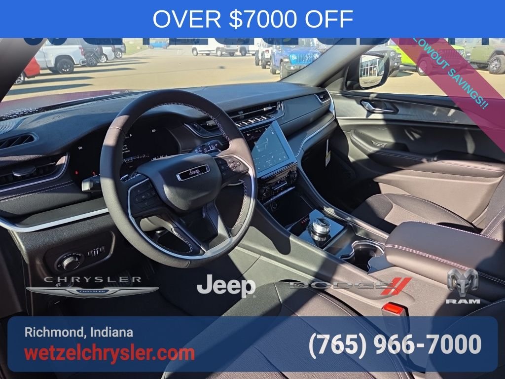 New 2025 Velvet Red Pearl-Coat Exterior Paint Jeep Laredo image 14