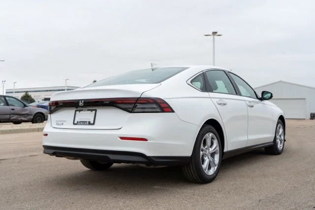 Used 2024  Honda LX image 7
