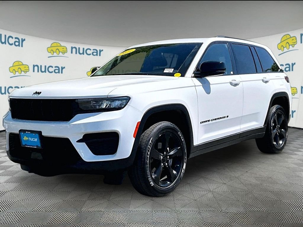 Used 2023 Bright White Clearcoat Jeep Altitude X image 3