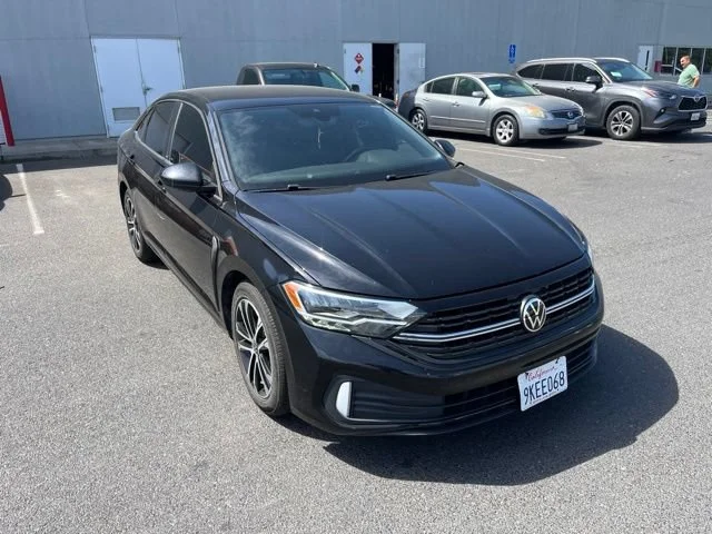 Used 2024  Volkswagen Sport image 2