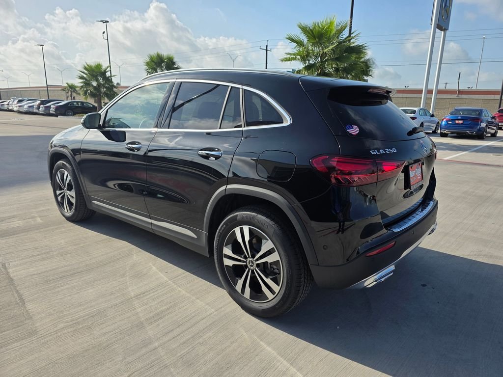 New 2026 Night Black Mercedes-Benz GLA 250 image 4