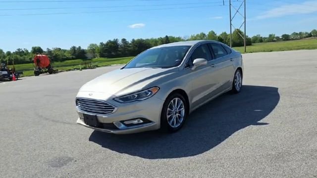 Used 2017 White Gold Ford SE image 3