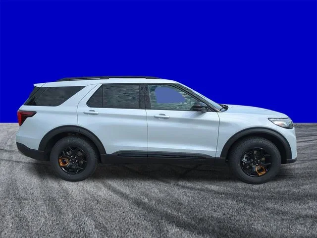 New 2026 Space White Metallic Ford Tremor® image 3