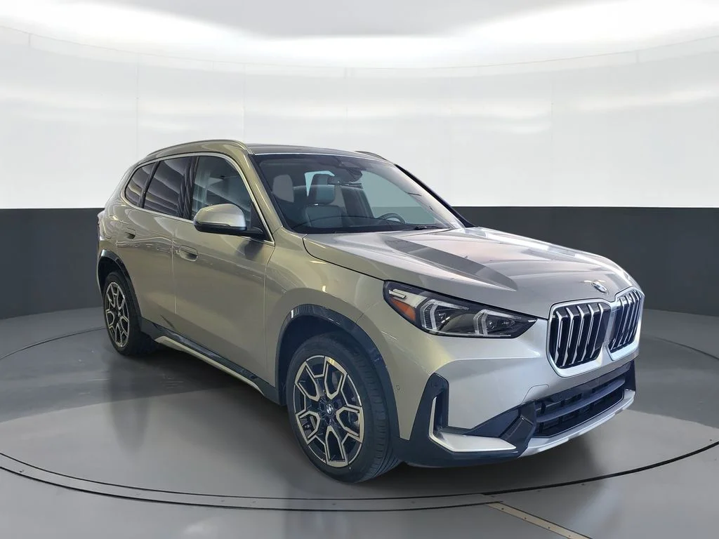 New 2026 Silver BMW xDrive28i image 2