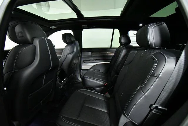 2026 Cadillac VISTIQ Sport - Photo 24