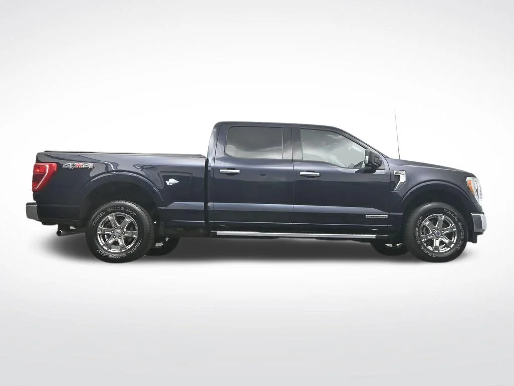 Certified Used 2022 Blue Metallic Ford XLT image 34