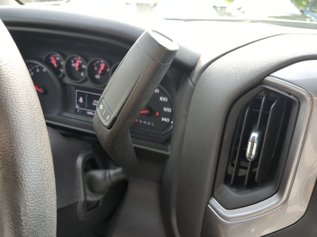 Used 2023 White Chevrolet Custom image 24