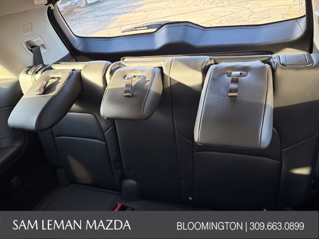 Used 2022 White Nissan SL image 17