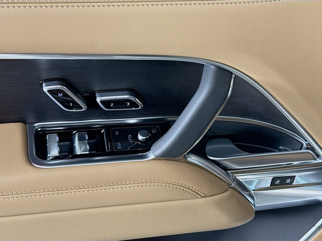 New 2026 Batumi Gold Land Rover SE image 19