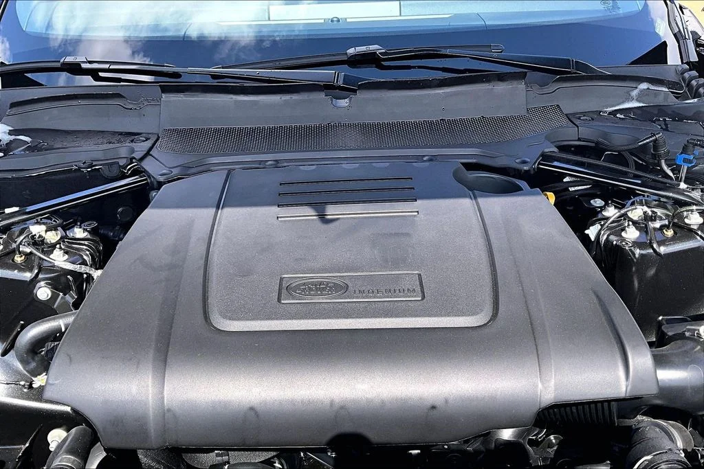 New 2026 Black Land Rover Dynamic SE image 11