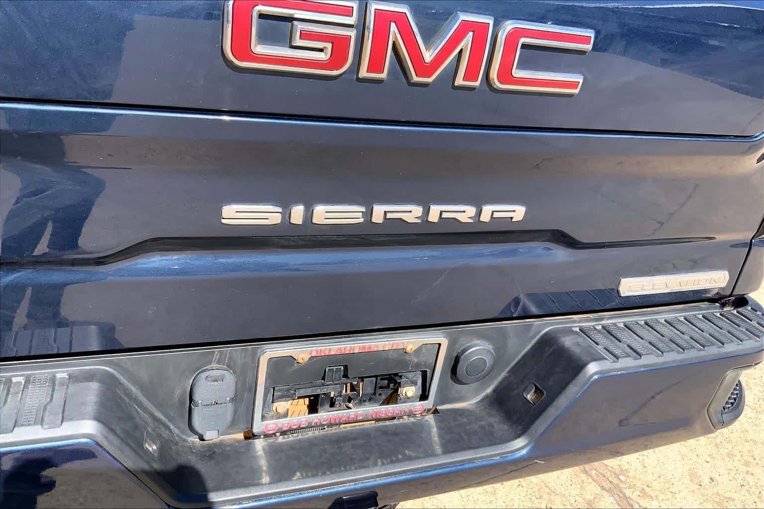 Used 2021 Pacific Blue Metallic GMC Elevation image 29