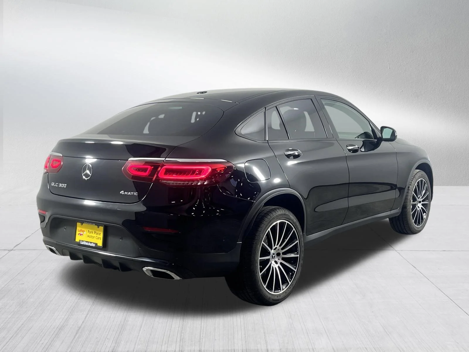 Used 2023 Obsidian Black Metallic Mercedes-Benz GLC 300 image 7