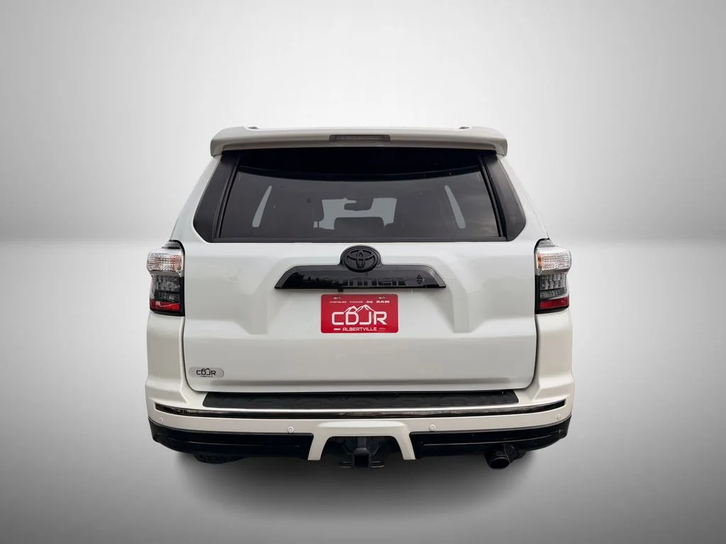 Used 2021 White Toyota Nightshade image 9
