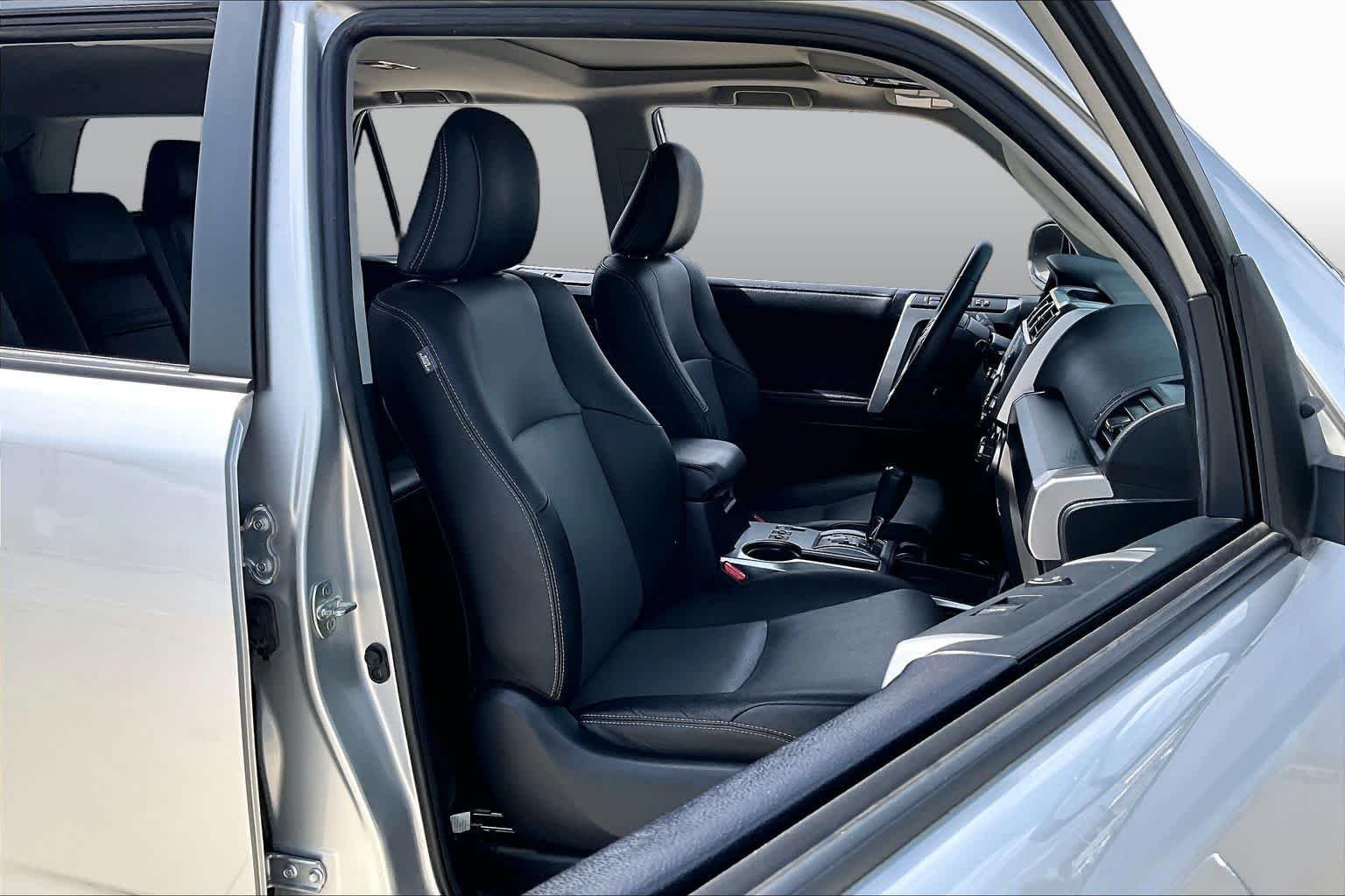 Used 2022 Classic Silver Metallic Toyota SR5 Premium image 9