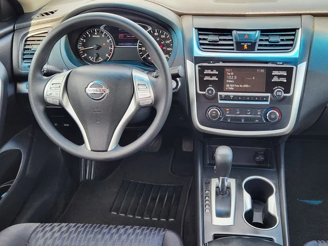 Used 2017 Brilliant Silver Metallic Nissan 2.5 S image 29