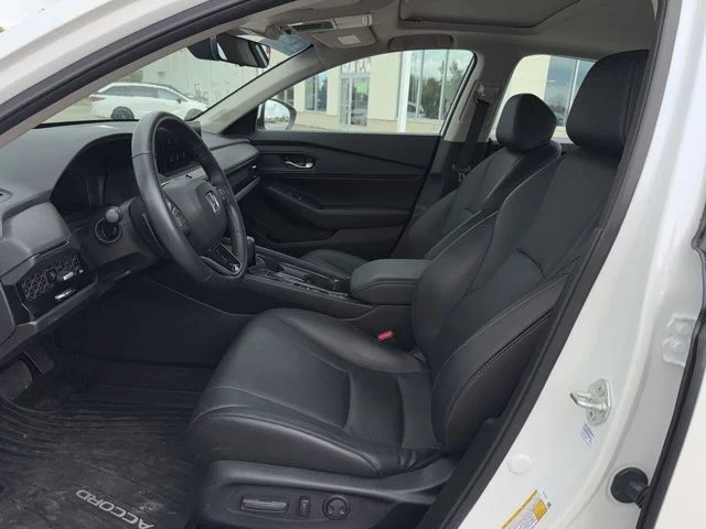 Used 2024  Honda EX-L image 9
