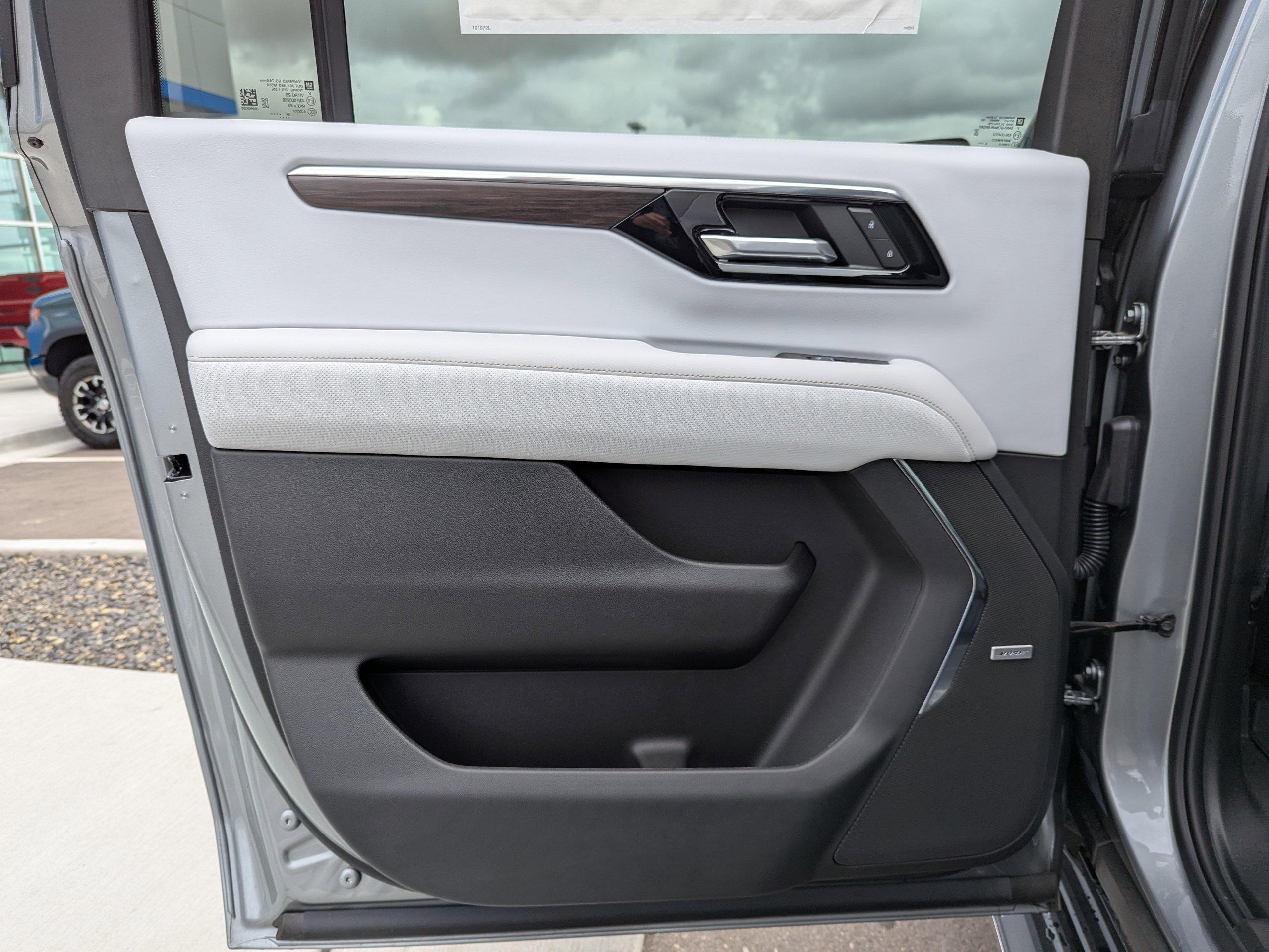 2025 Chevrolet Suburban Premier - Photo 30