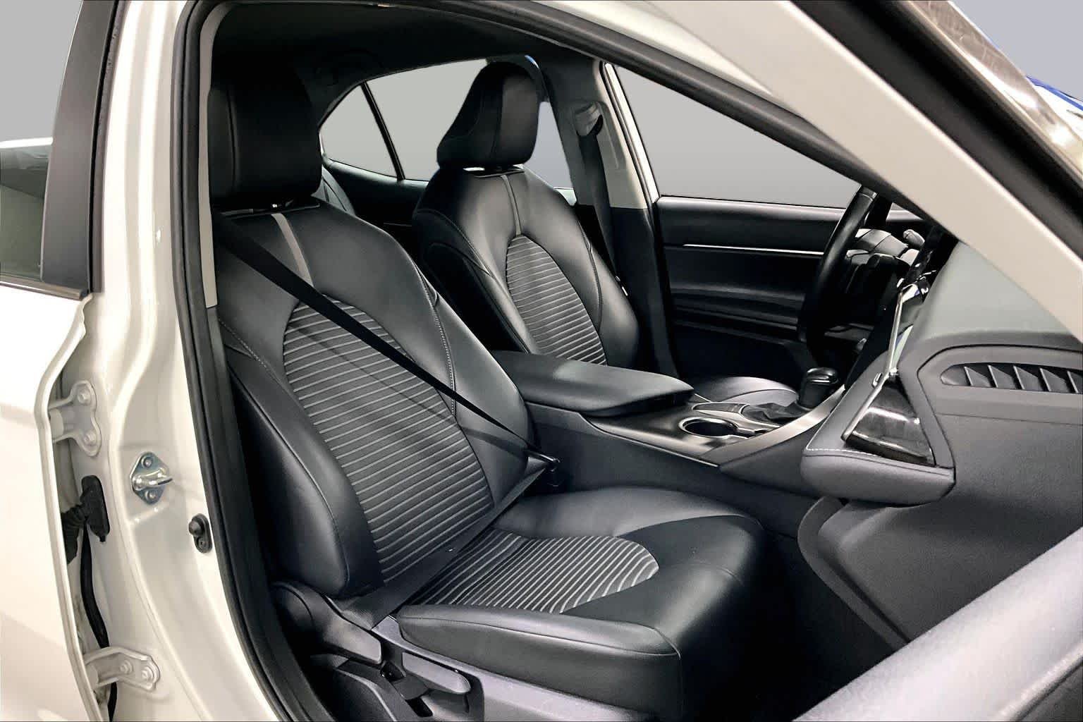 Used 2024 Ice Cap Toyota SE image 9