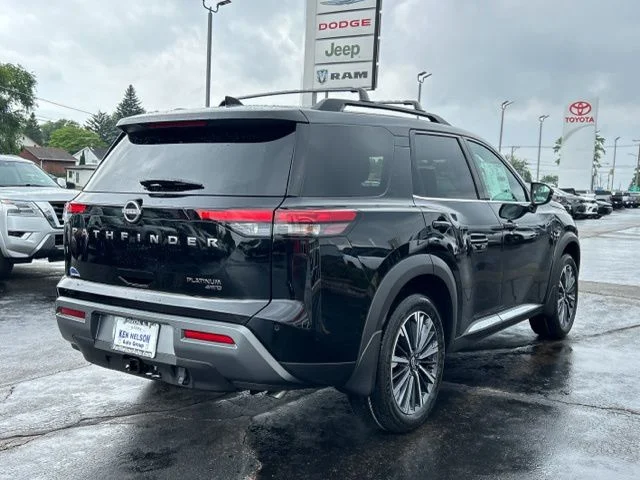 2026 Nissan Pathfinder Platinum - Photo 9